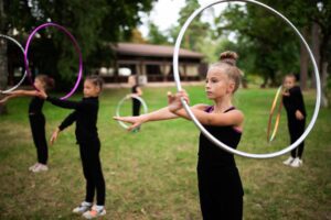 girls-with-hula-hoop